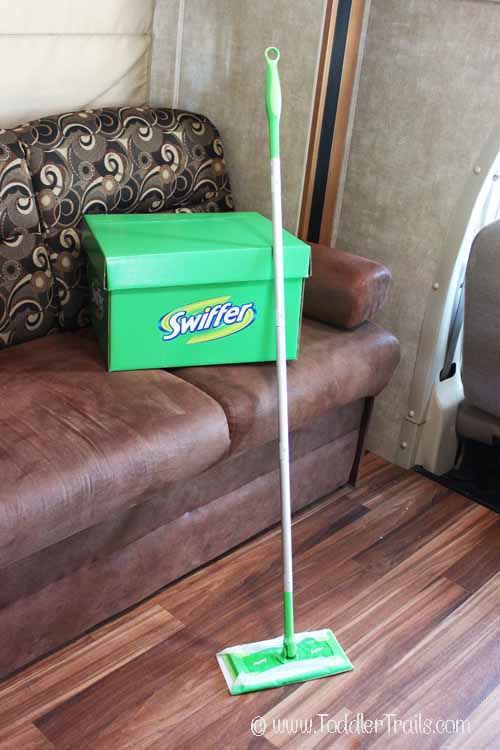 Swiffer Wet Dry Mop, Swiffer Effect, Big Green Box