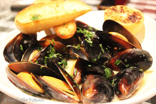 Mimi's Cafe, Mussels, frites
