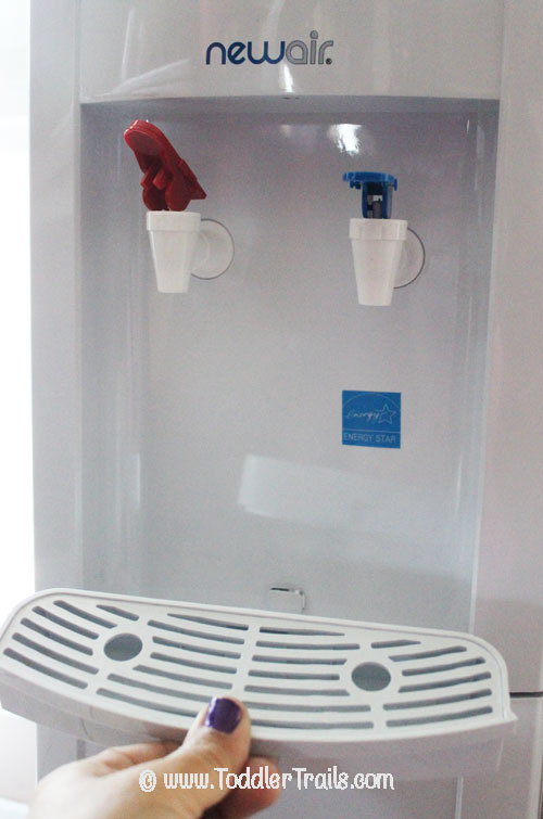 NewAir WCD-200W Water Dispenser removable tray