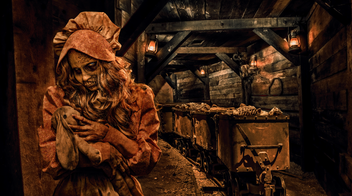 Knott's Scary Farm - My Bloody Clementine, Scary Farm, Calico Mine Ride