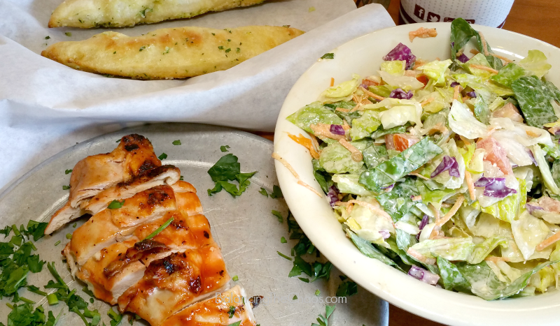 StoneFire Grill de Lunch Specials Petite Chicken and Salad