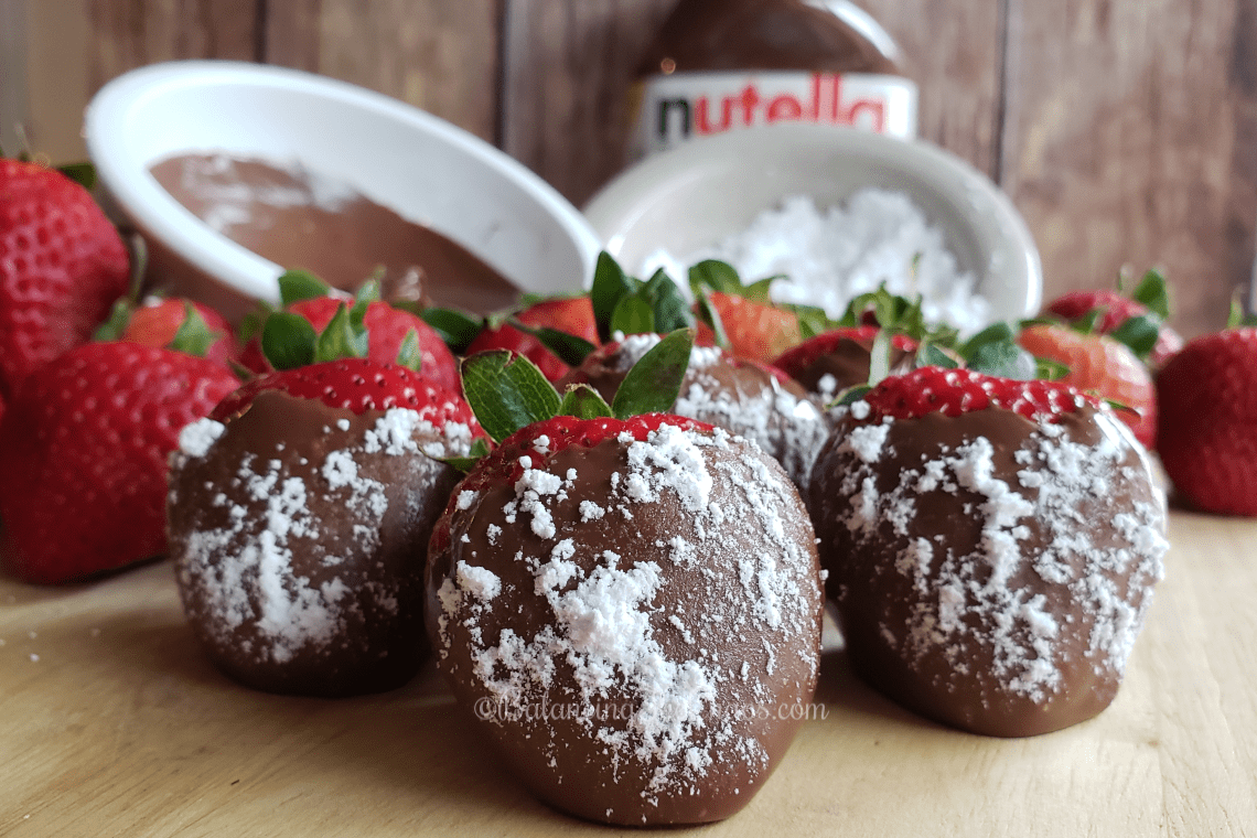 Strawberries dipped in nutella