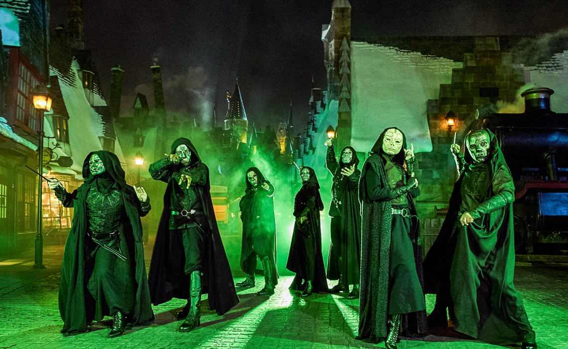 Dark Arts at Hogsmeade Castle - Universal Hollywood Horror Nights 